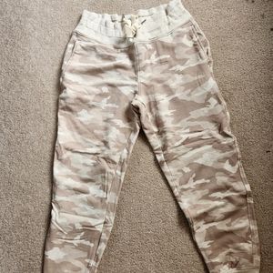 Athleta Balance jogger, size small petite, tan/neutral camo.
